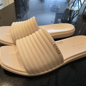 CROCS White Slide Sandals with Ribbed Design